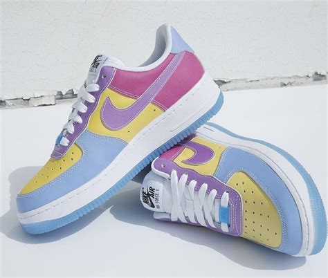 color change sneakers